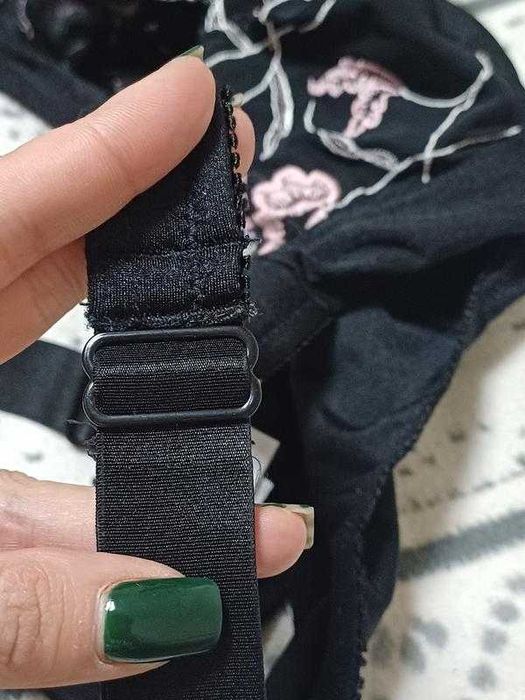 Бюстгальтер великого розміру