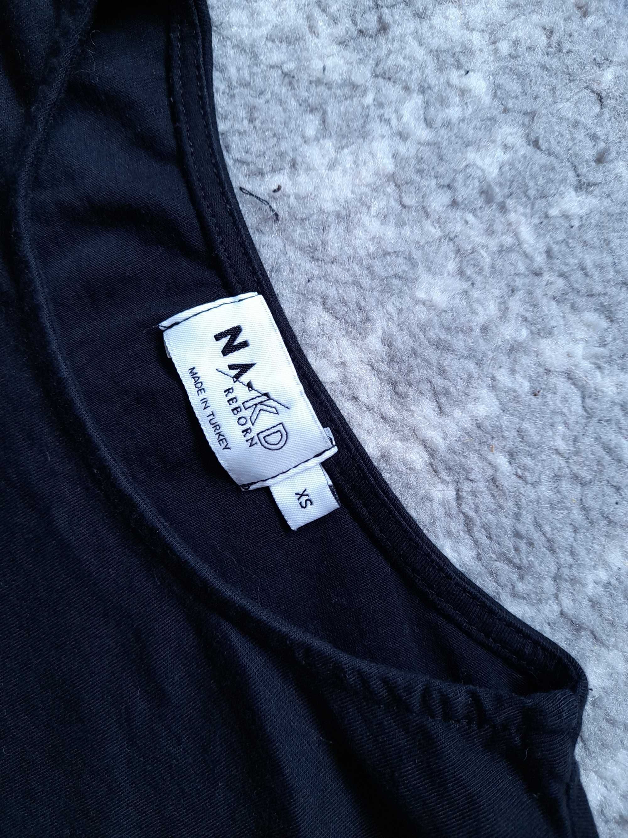 Czarna koszulka z krótkim rękawem xs NAKD reborn