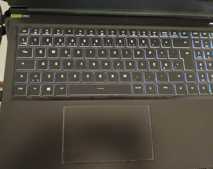 XMG FOCUS 15 (portátil gaming RTX 4070)