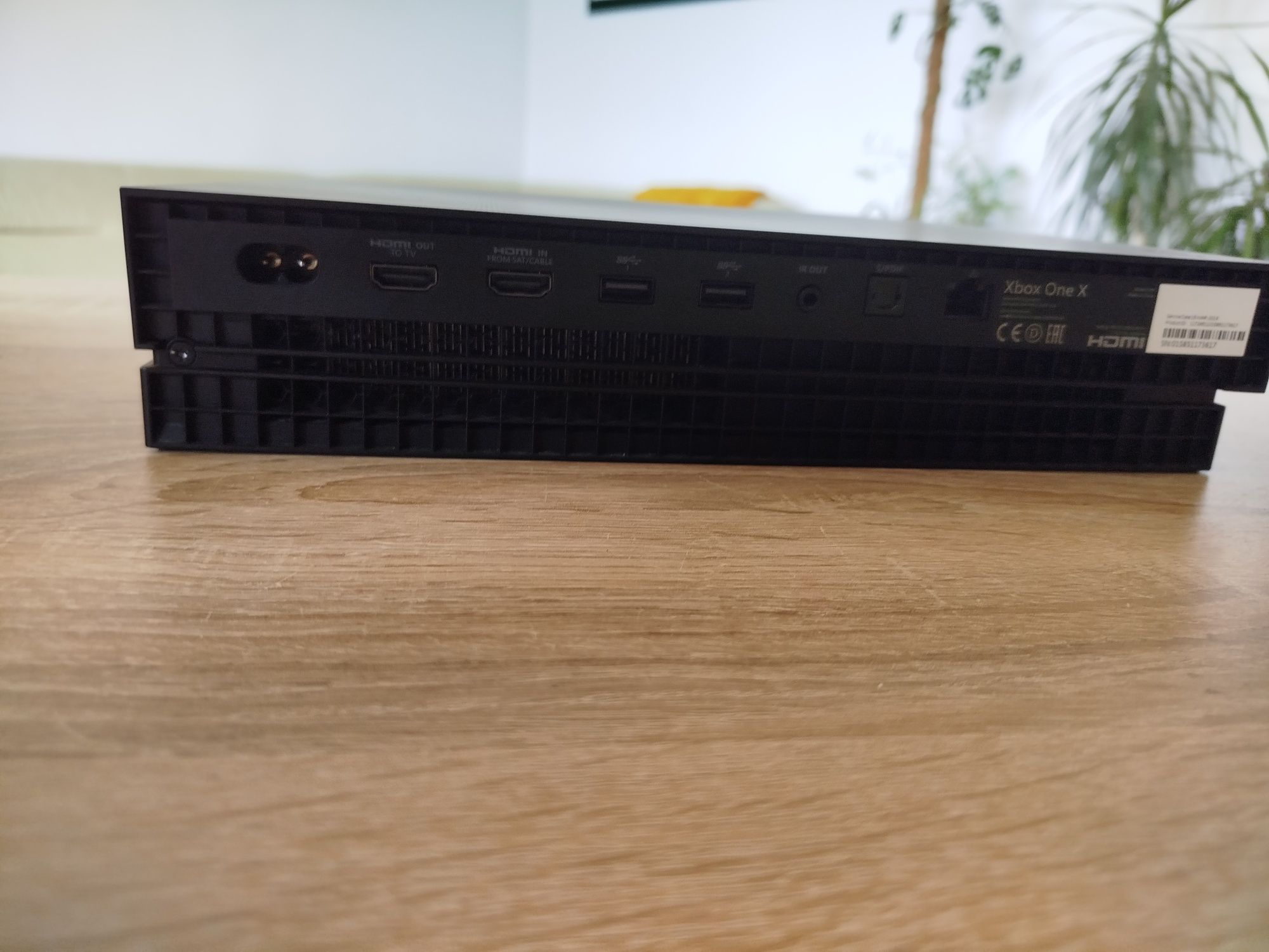 Sprzedaję Xbox one x