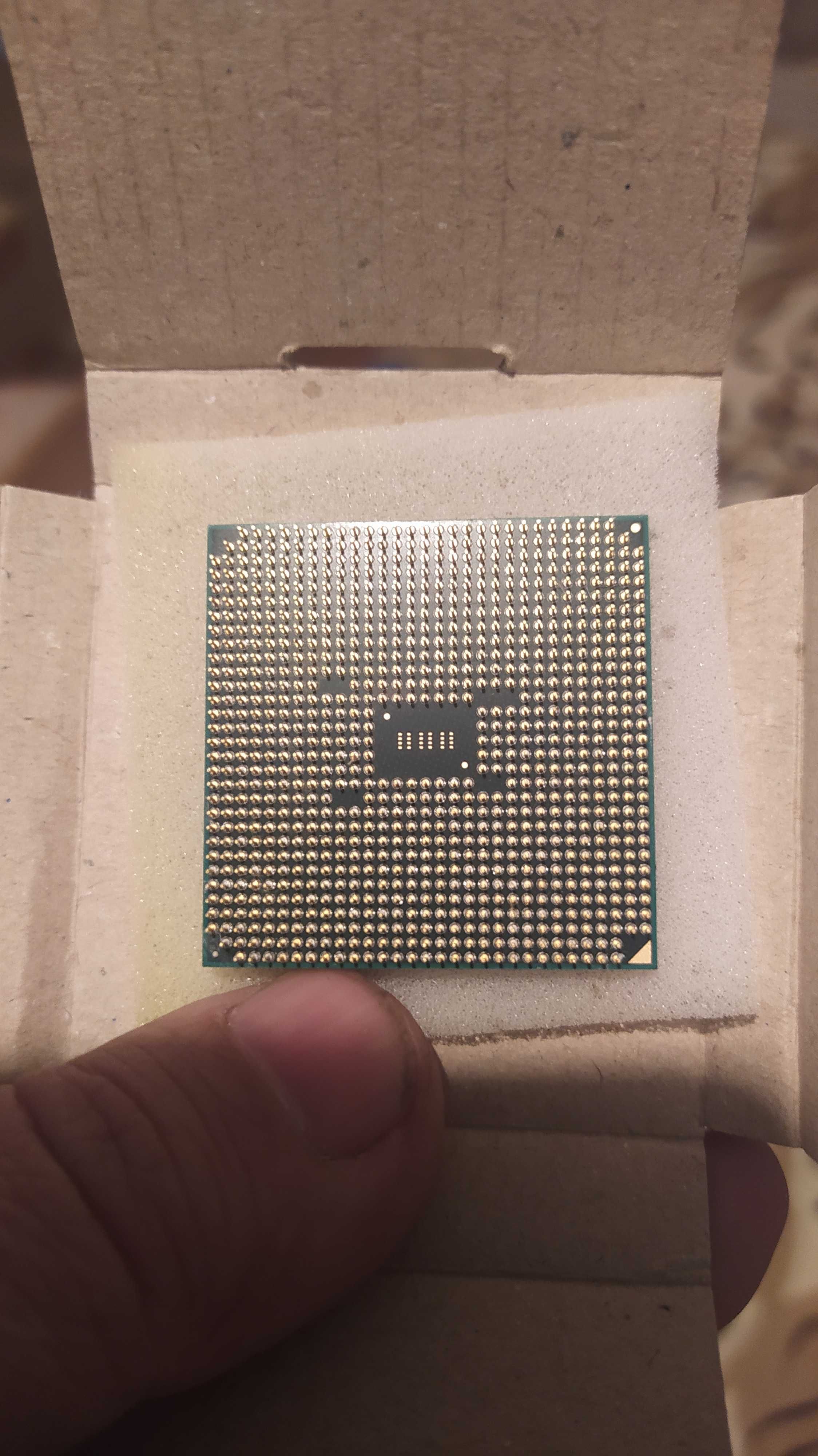 Процессор AMD Athlon II X4 730 (Socket FM2)