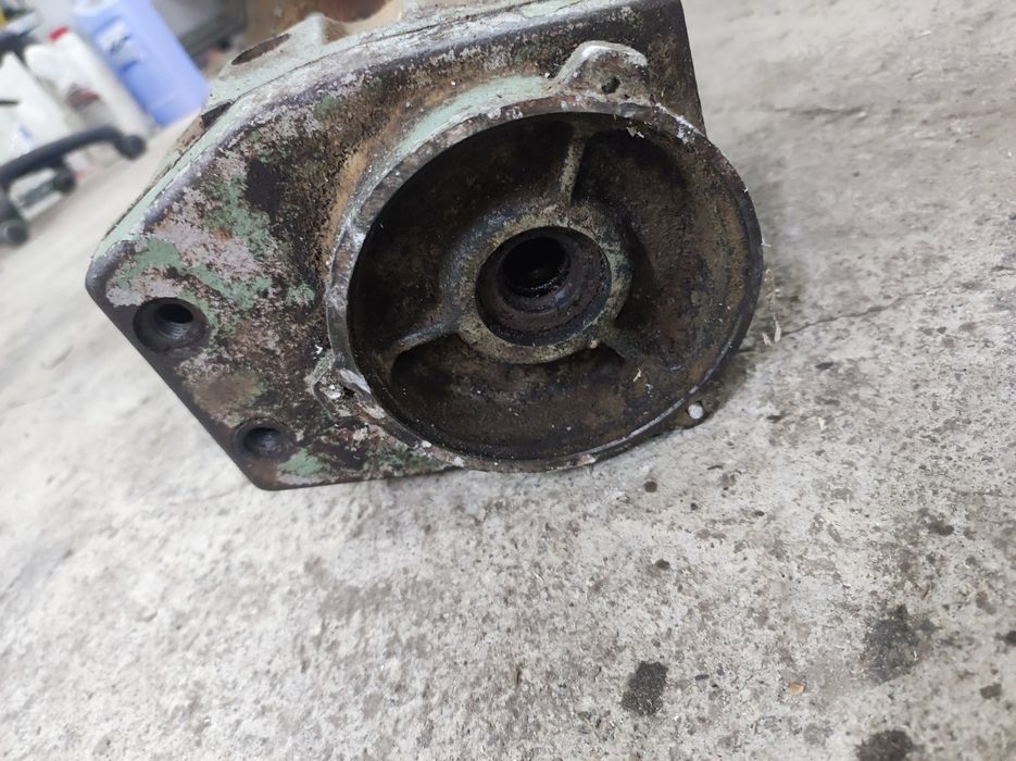 Редуктор 1 до 4 з мотор редуктора