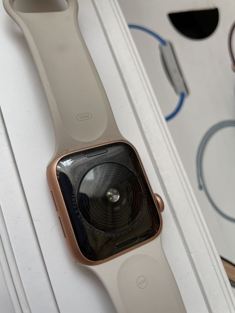 Продаж смарт-годинник Apple Watch 40 ММ SE