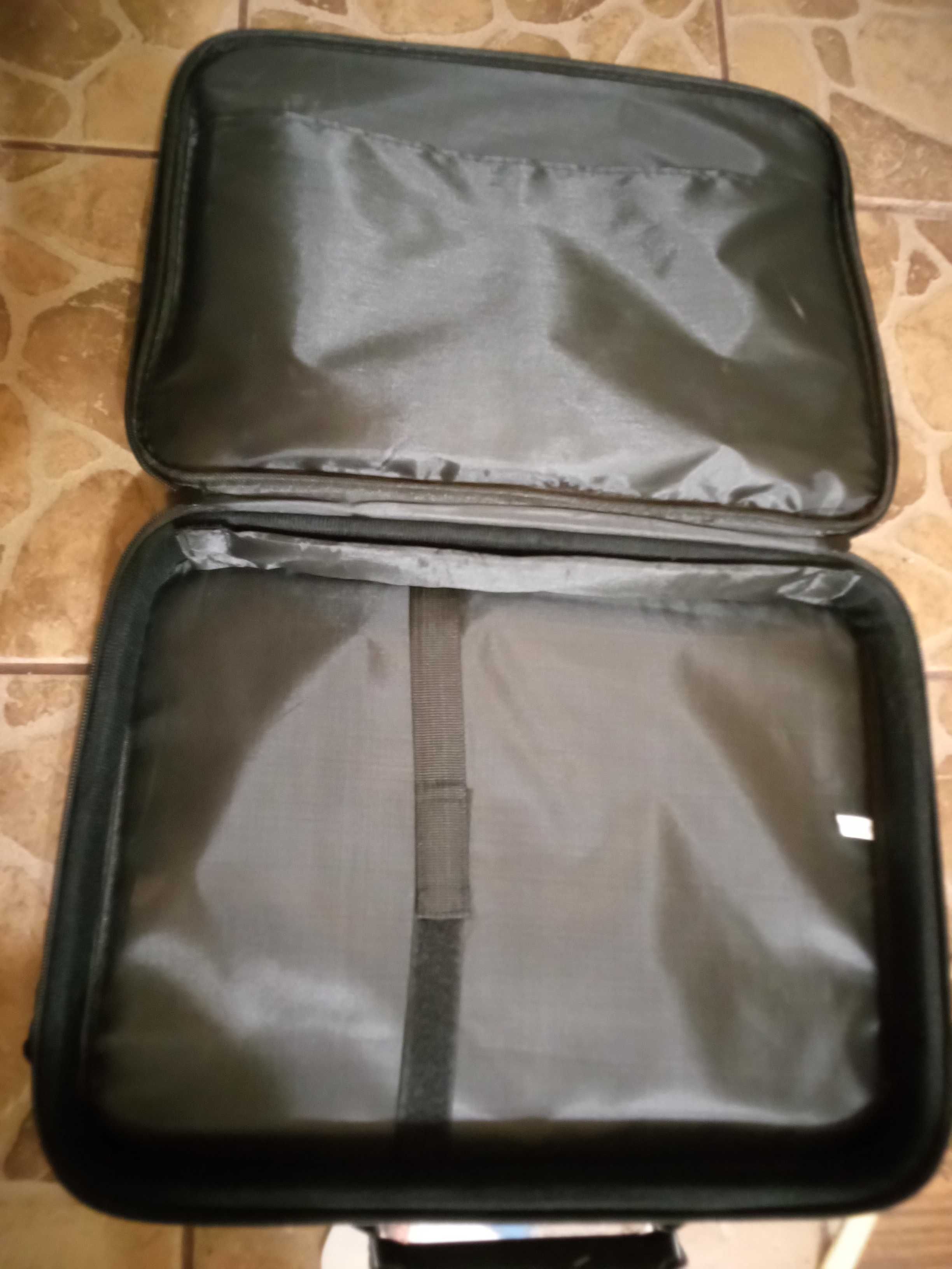 Nowa torba na laptopa Esperanza.