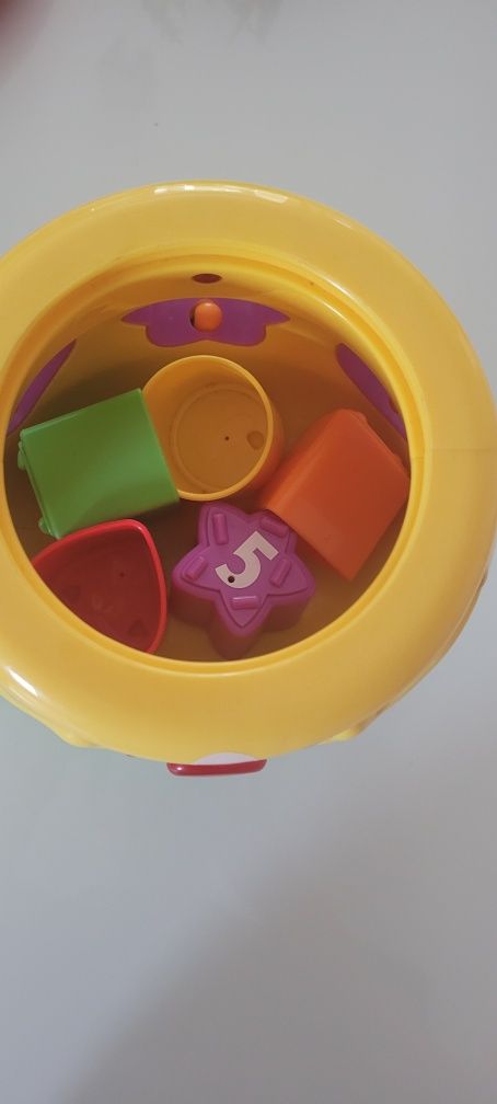 Fisher price garnuszek, klocki, sorter