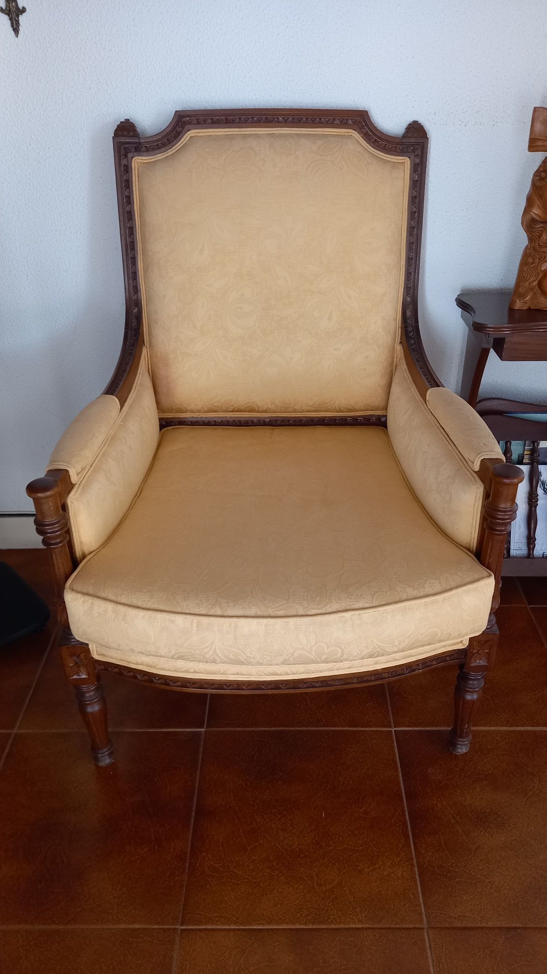 Poltrona amarela