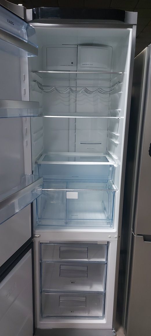 Холодильник  AEG S83600CMMO