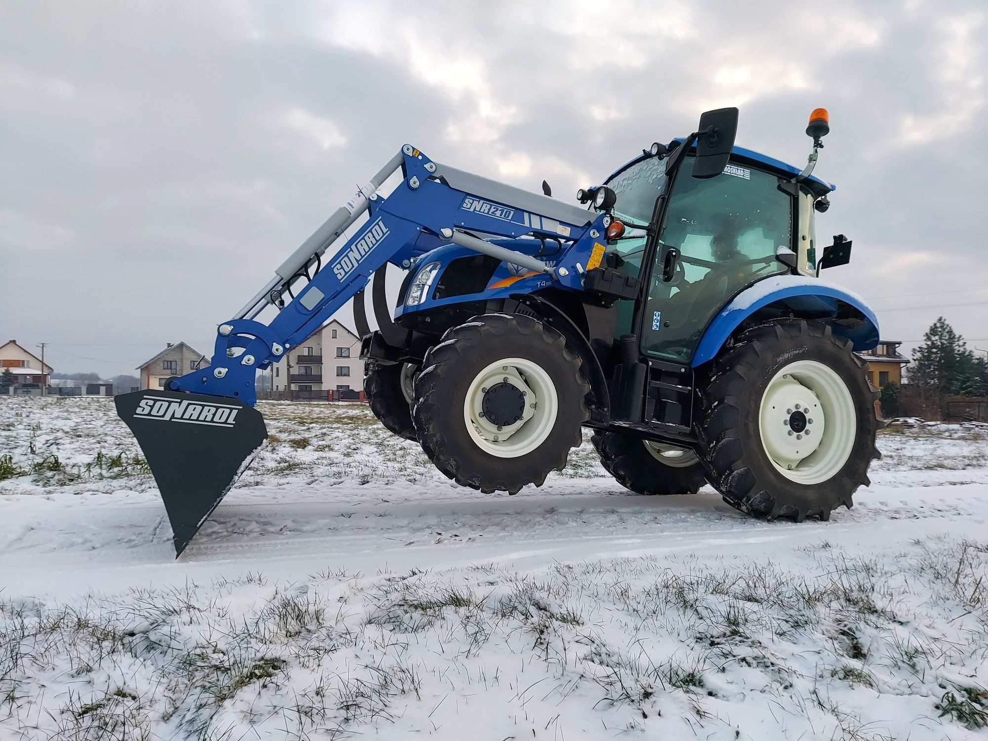 Ładowacz czołowy ŁC SNR 200 SONAROL do NEW HOLLAND ZETOR CASE! Montaż