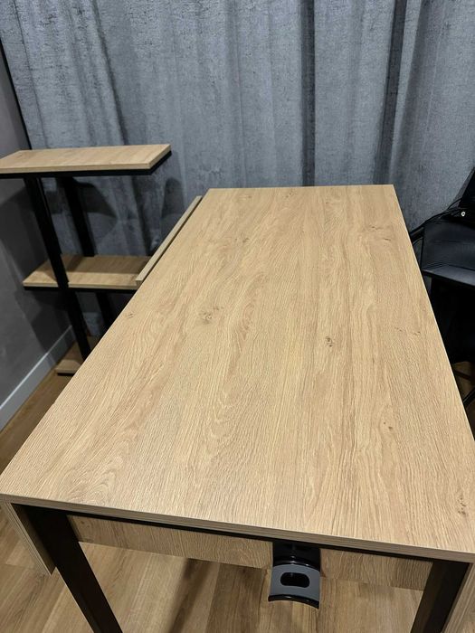 Стіл письмовий дитячий поличка