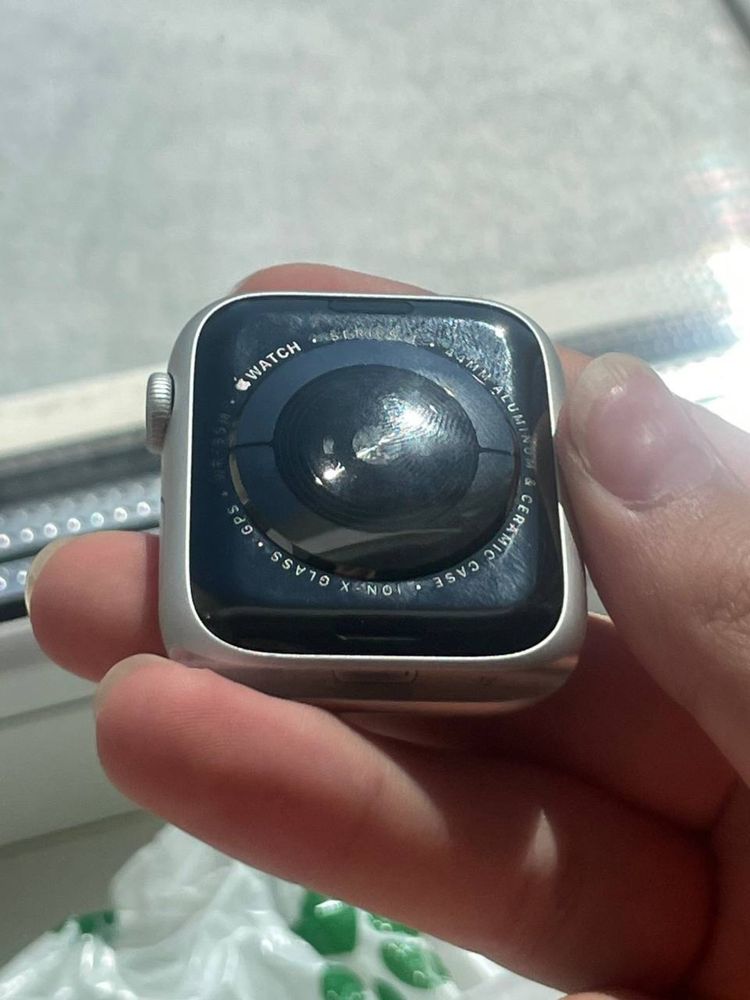 Годинник Apple Watch 4, діагональ 44