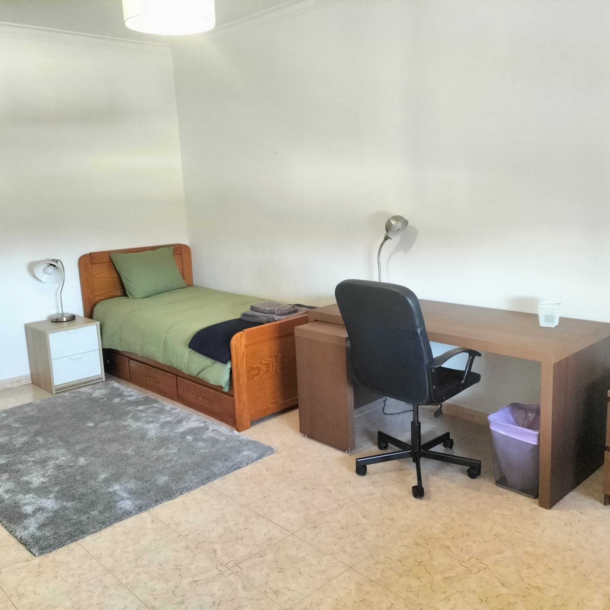 Quarto apenas para estudantes (Rapazes)
Monte da Caparica