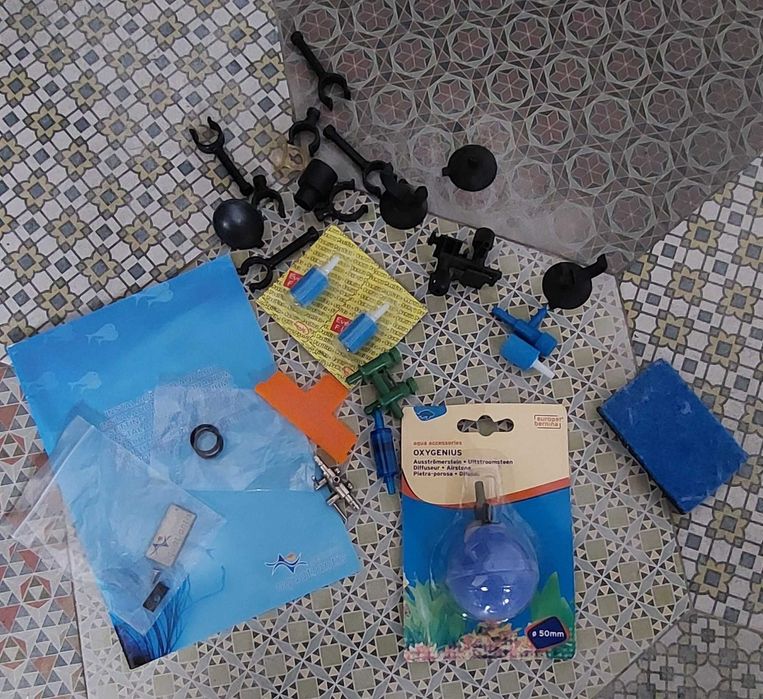 Aquário Aquatlantis Curvo de 200 litros - usado em bom estado