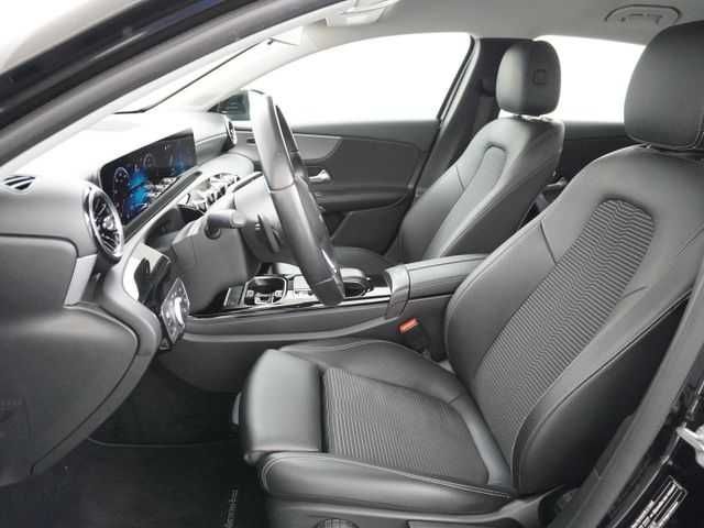 Mercedes-Benz A 180 d Business Solution MBUX