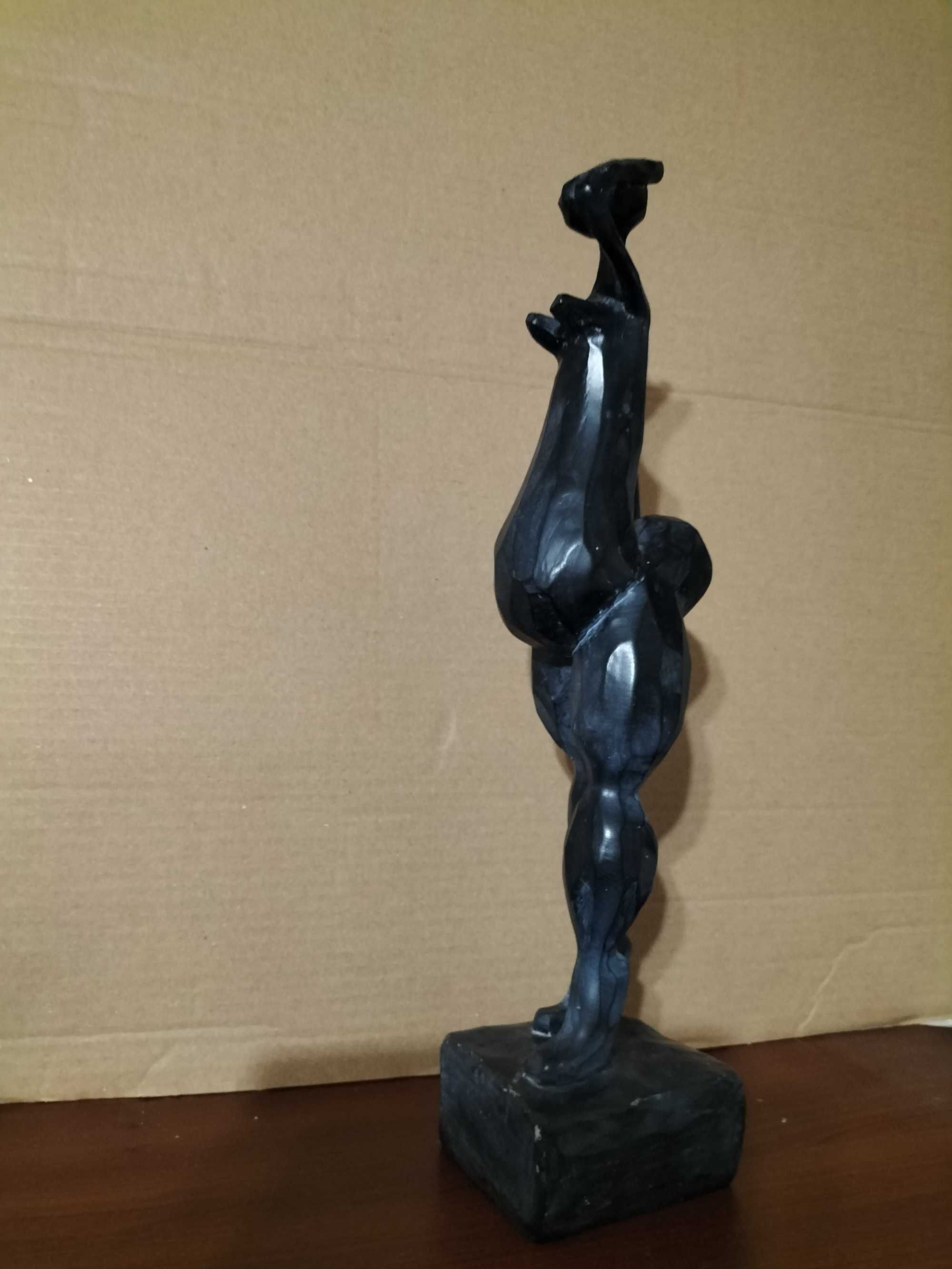 Rzeźba z drewna, abstrakcja