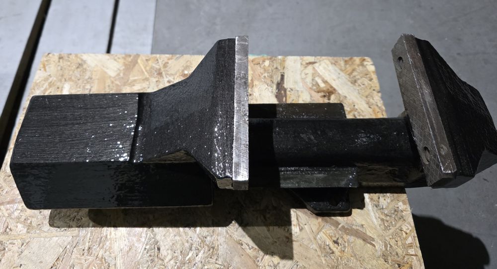 Imadło ślusarskie sztabowe Fabryka Wyrobów Kutych 150 PJWK