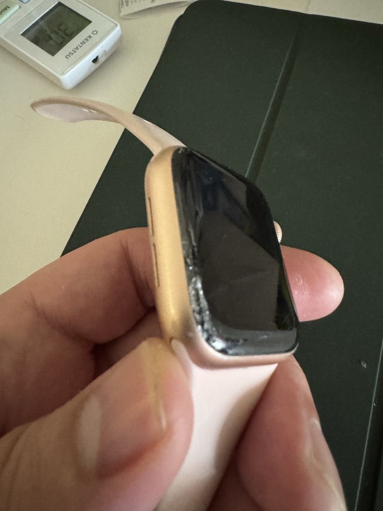 Apple watch series 4 rose gold