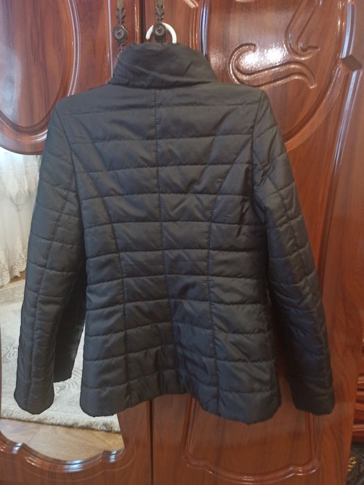 Жіноча куртка плащівка