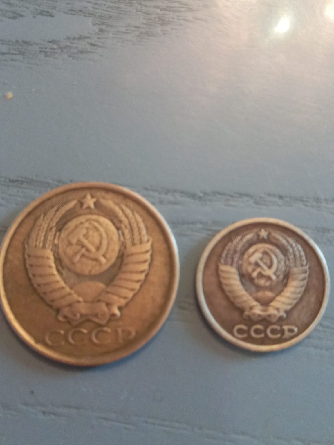 Продам монету 5 копеек 1988года,2 копейки 1987года. В отличном состоян