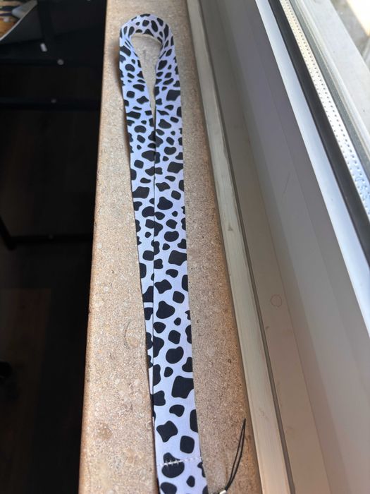 Fita Porta-Chaves / Porta-Cartões – Estampa Vaca Preto & Branco