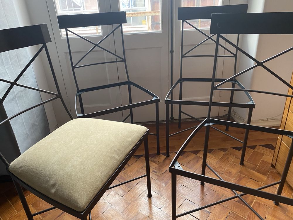4 Cadeiras Ferro Fundido (15€ cada cadeira)