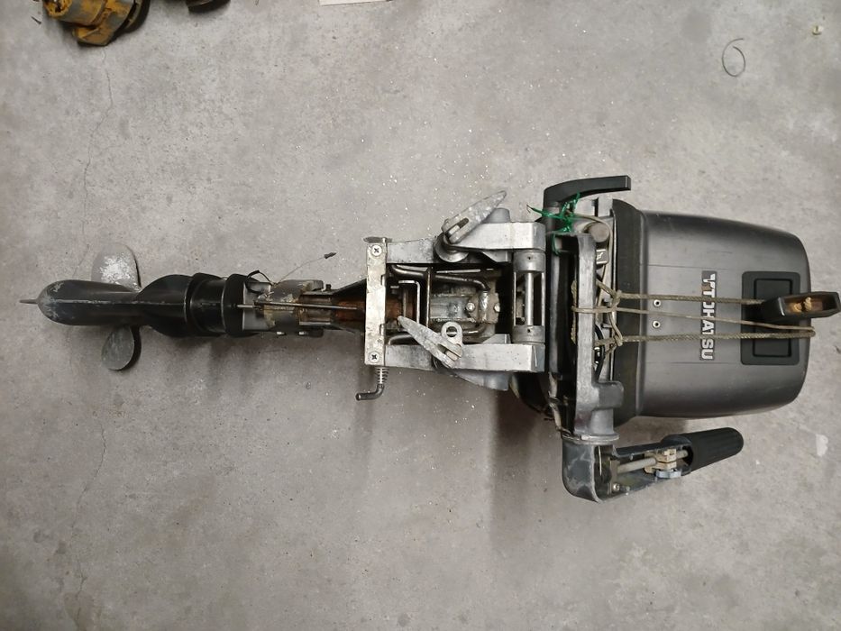 Motor de Barco Tohatsu M9.8B (3K9) – 9.8HP – Ano 2001 – Usado e Fiável