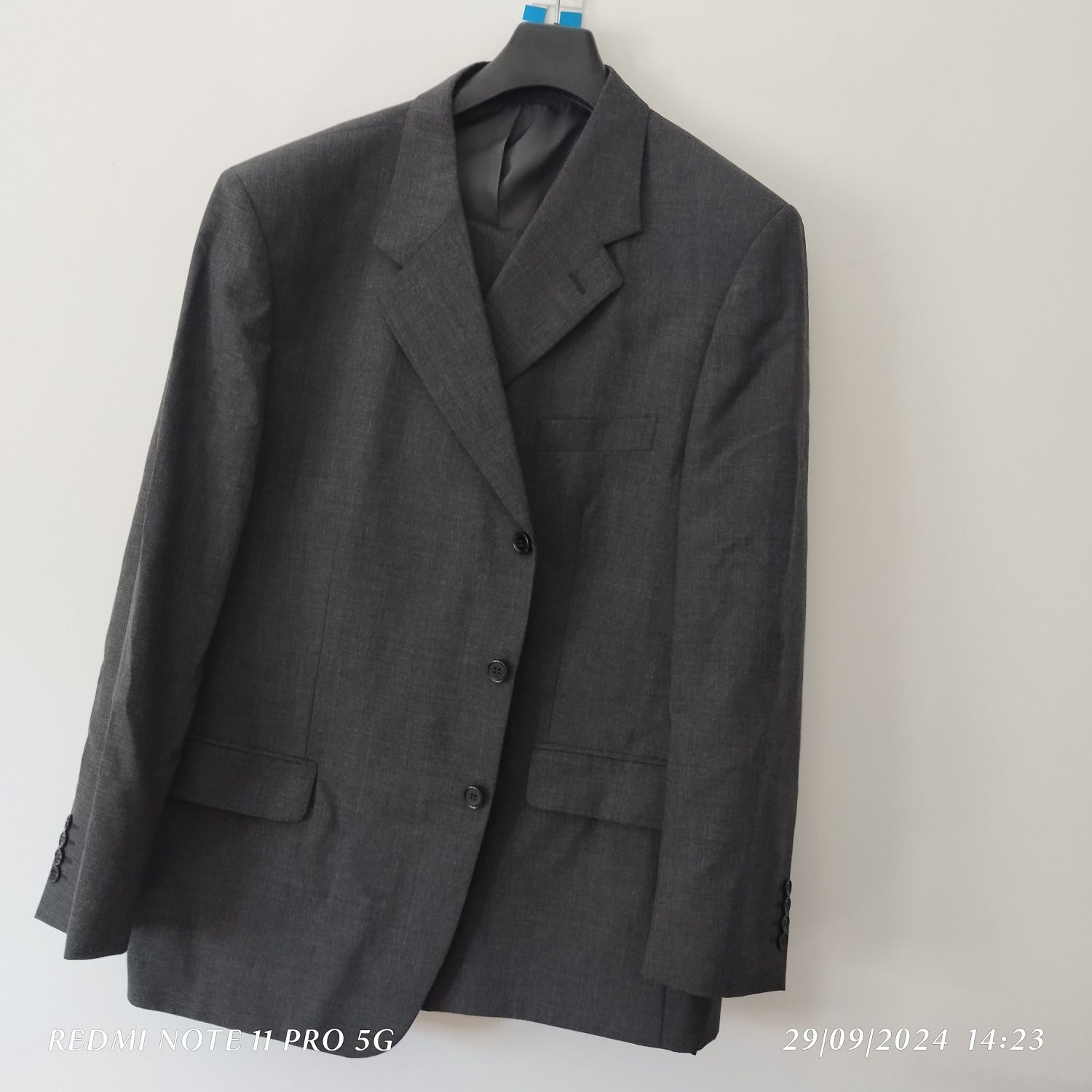 Fatos de homem plus size ( blazer e calça) 85 € cada 85 € cada