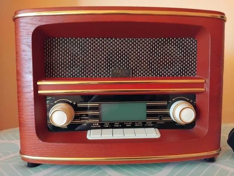 radio w stylu retro Adler