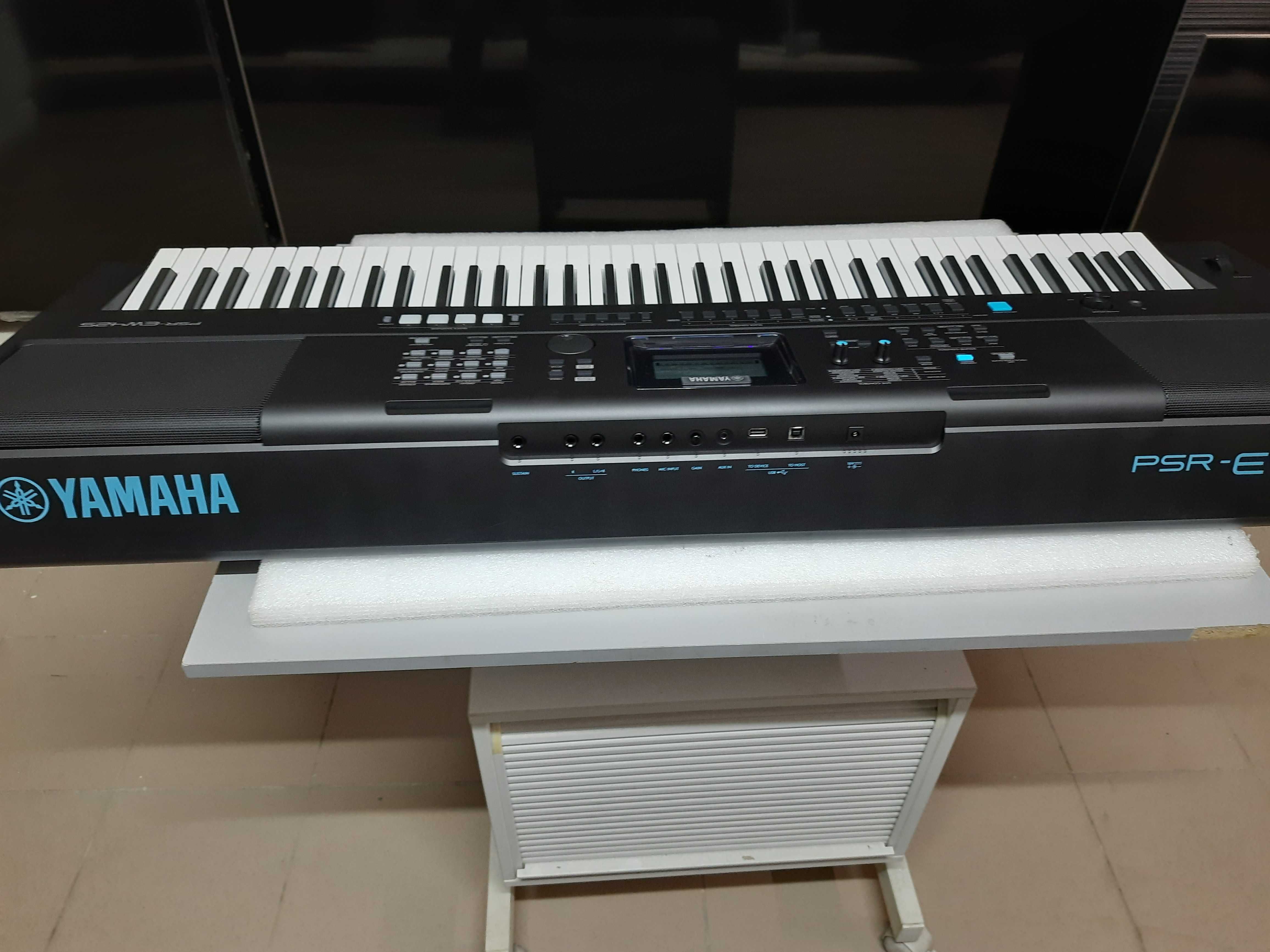 Продається новий синтезатор Yamaha PSR-EW425