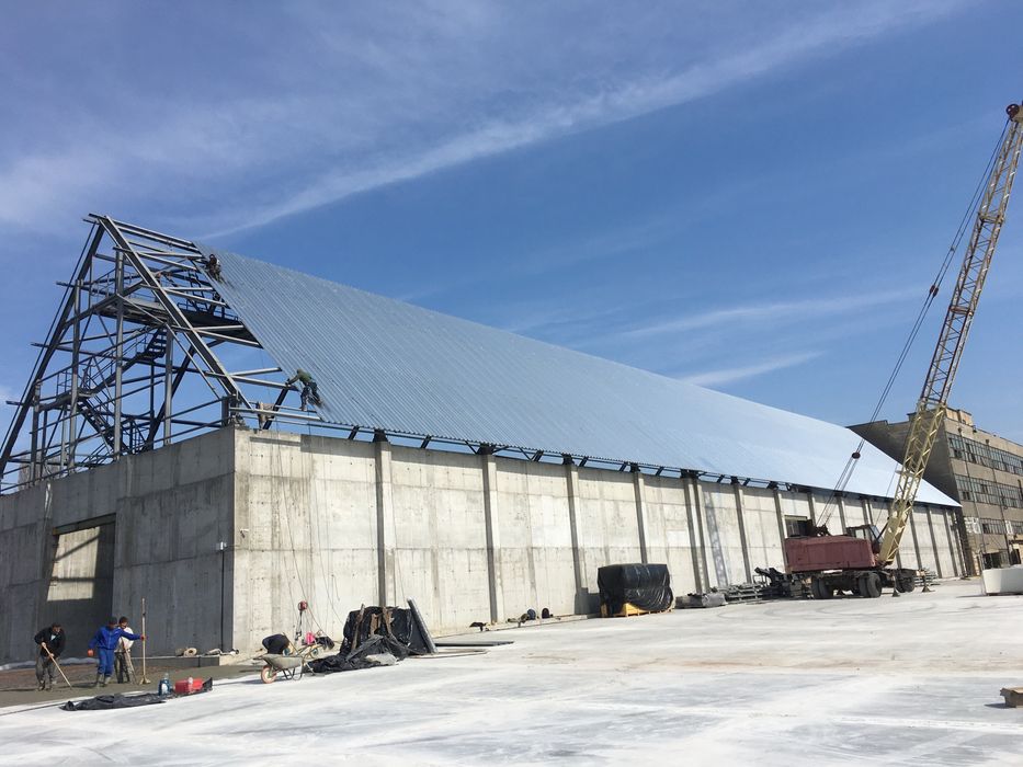 Кроем ангары и склады с профнастила, Высотные работы Промальп Николаев