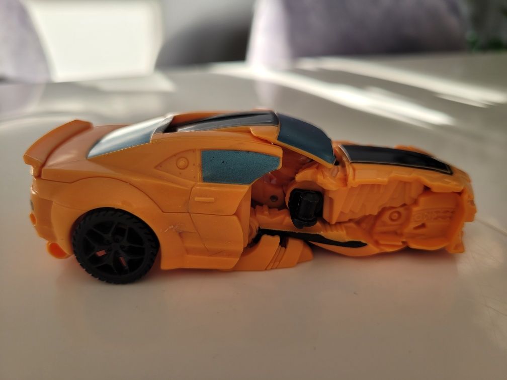 Figurka Transformers /auto