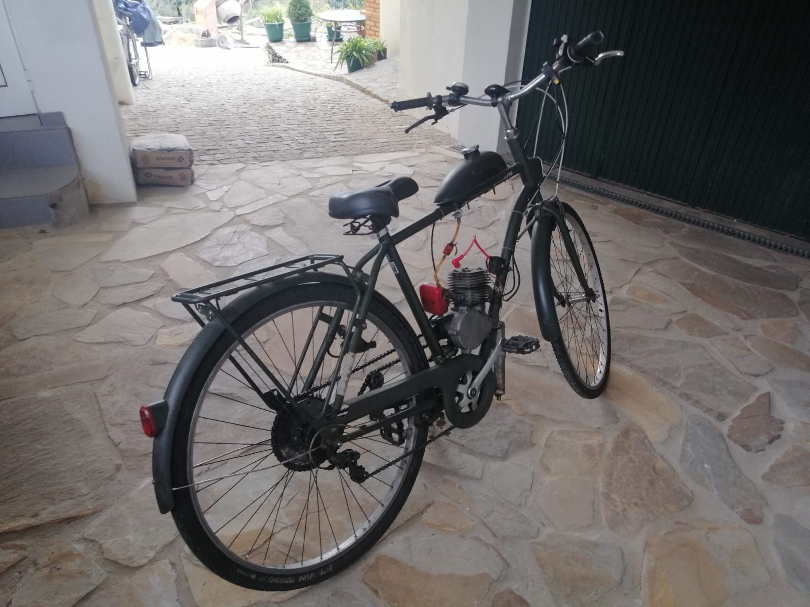 Bicicleta BTWIN com motor