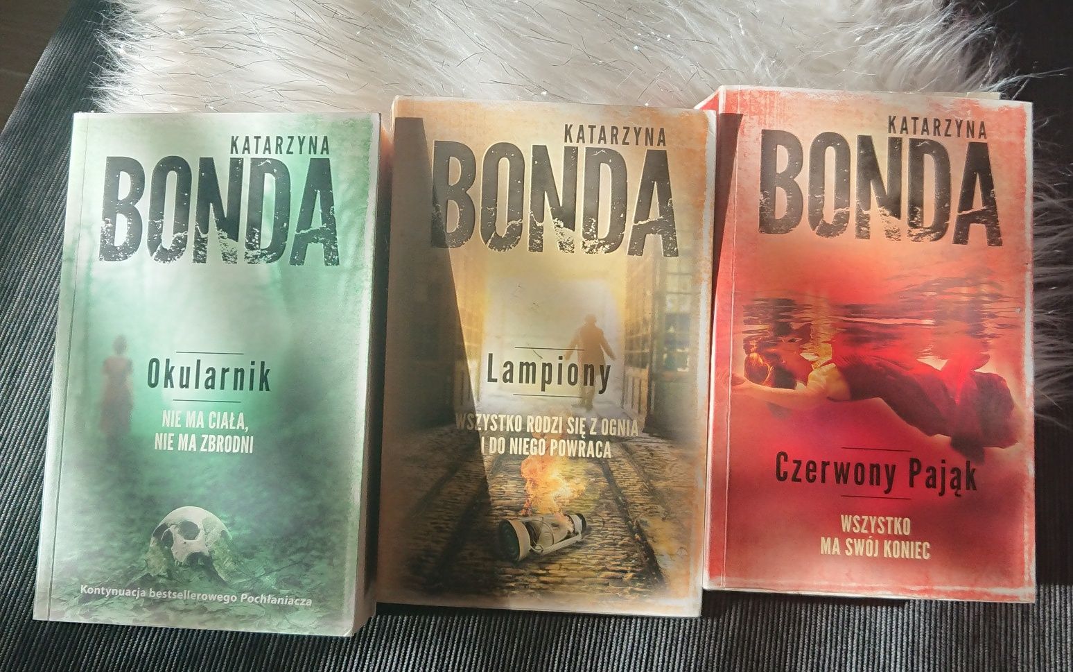 3x Bonda stan idealny okularnik, lampiony, czerwony pająk