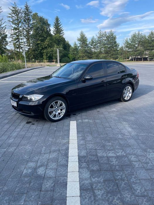 BMW e90 318i 2008 рік