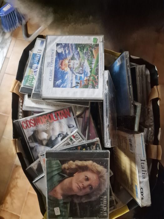 Cds de musica  desde a classixa a moderna