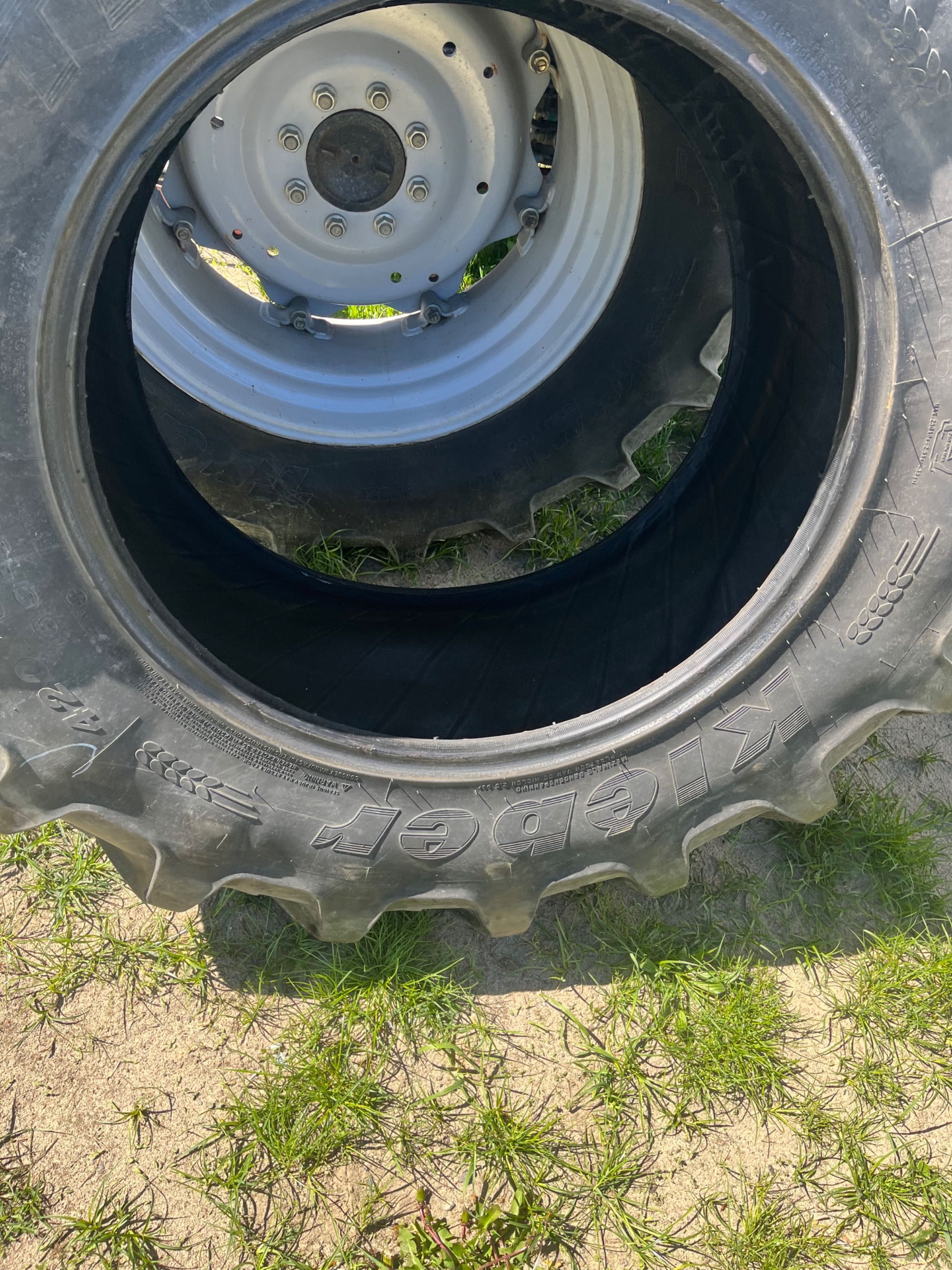 opona 420/85r30 16.9r30 Kleber traker 95% bieznika opony