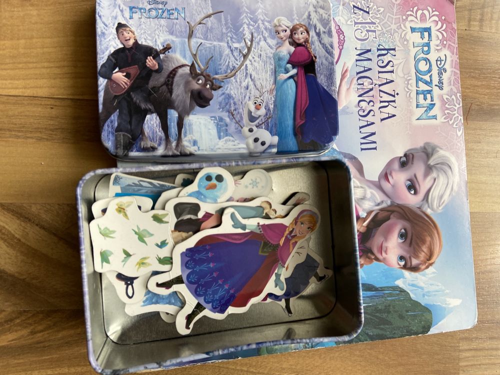 Książeczka z magnesami Elsa i Anna, Kraina lodu
