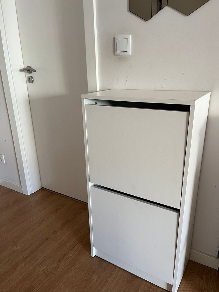 Sapateira IKEA em bom estado