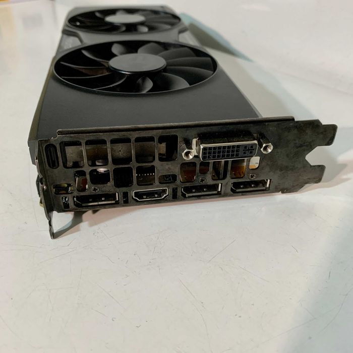 Placa gráfica EVGA GTX 950 [Não funcional]