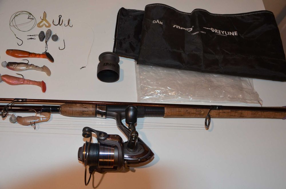 Wędka Spiningowa z Kołowrotkiem i Akcesoriami!!