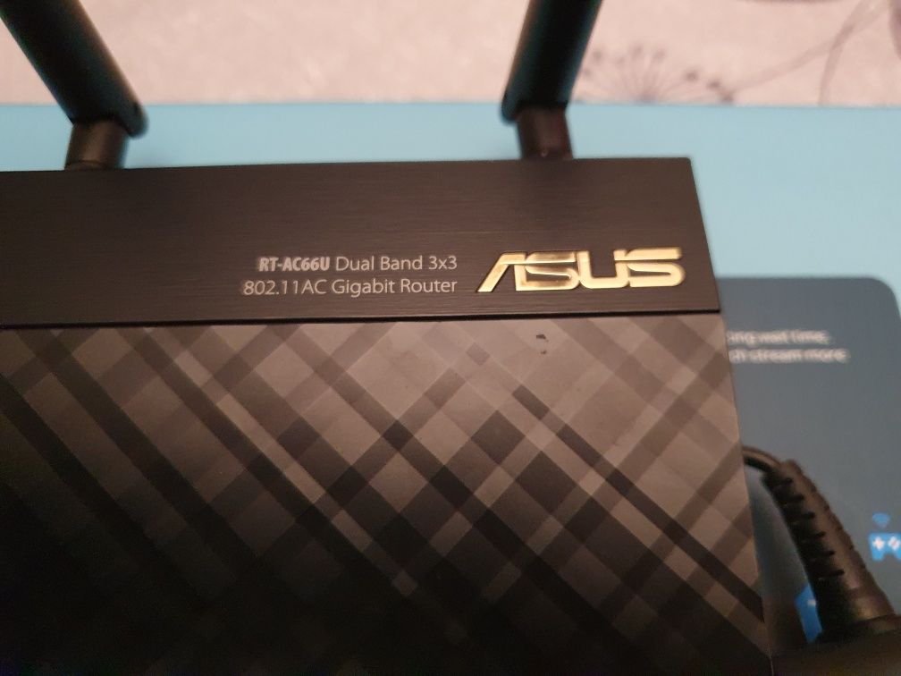 Router Asus RT-AC66U