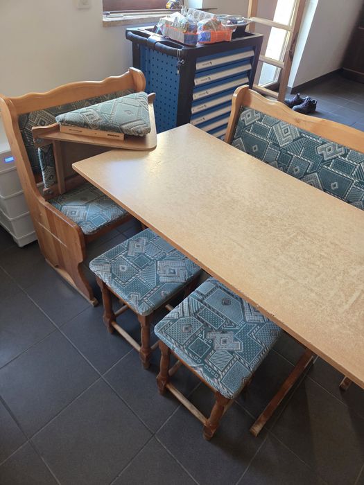 Meble kuchenne stół krzesła ława