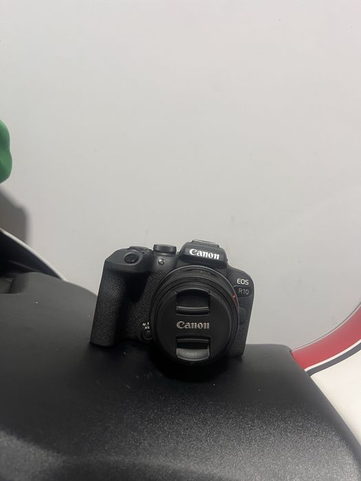 Vendo maquina fotografica canon r10