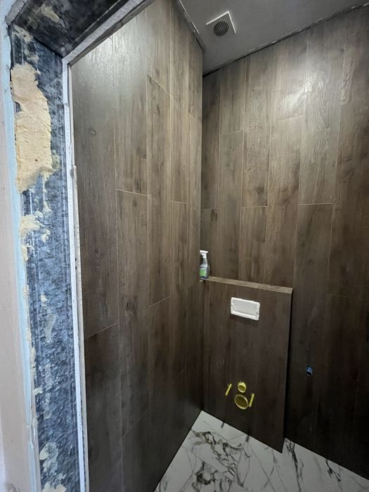 Плиточник. Вкладання плитки.