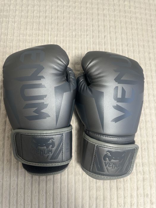 Комплект захисту для кікбоксингу Venum: шолом, перчатки, захист ніг