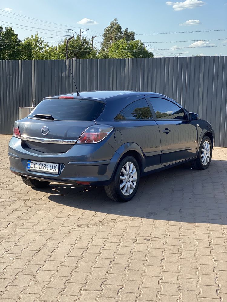 Opel Astra H gtc 1.9 tdi