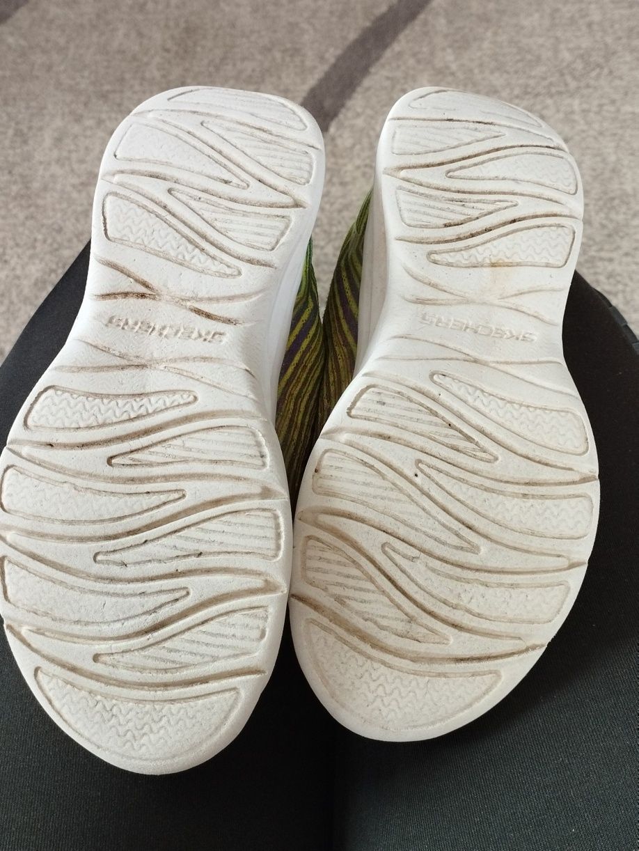 Buty firmy skechers rozmiar 30