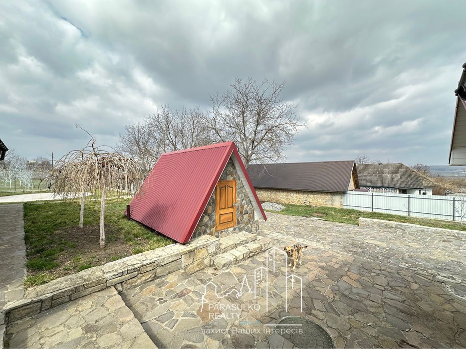 Продам дачні будинки біля річки