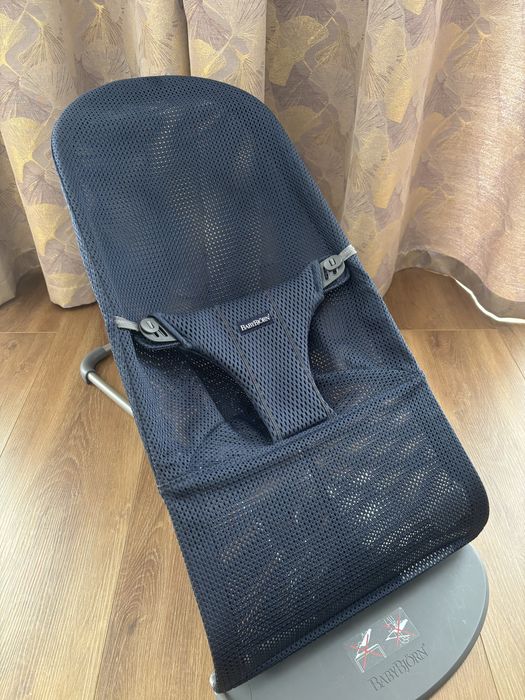 Leżaczek bujaczek babybjorn mesh bliss niemowlaka granatowy niebieski