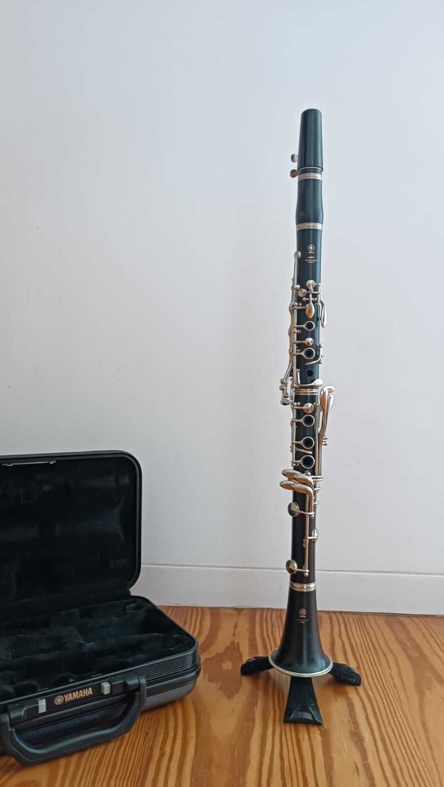 Clarinete Yamaha YCL-450N Sib 17 Chaves niqueladas