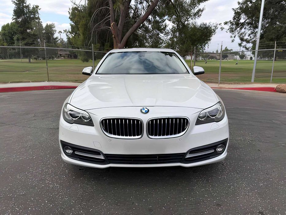 BMW 5 Series      2016